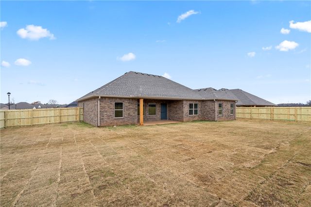108 N Panther Avenue, Farmington, AR 72730