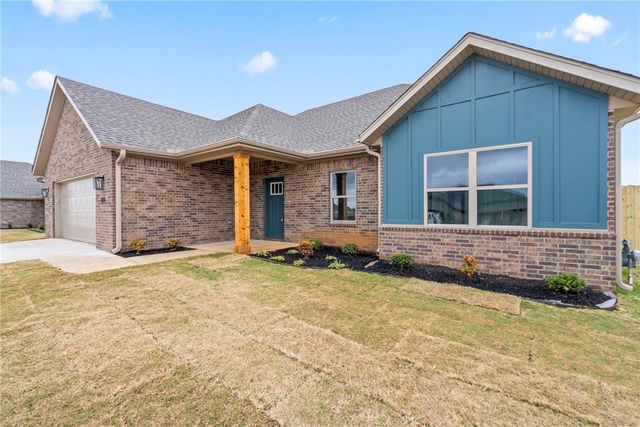 108 N Panther Avenue, Farmington, AR 72730