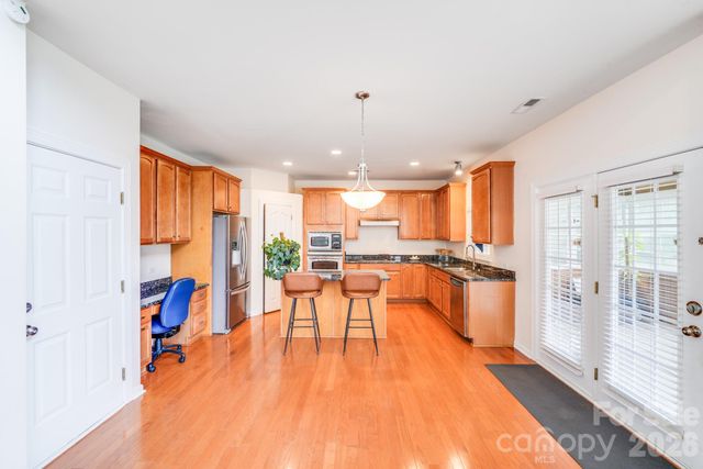 6227 Castlecove Road, Charlotte, NC 28278