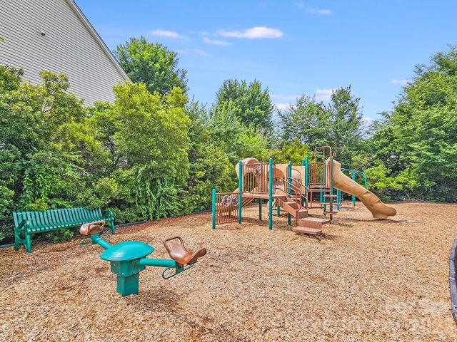 6227 Castlecove Road, Charlotte, NC 28278