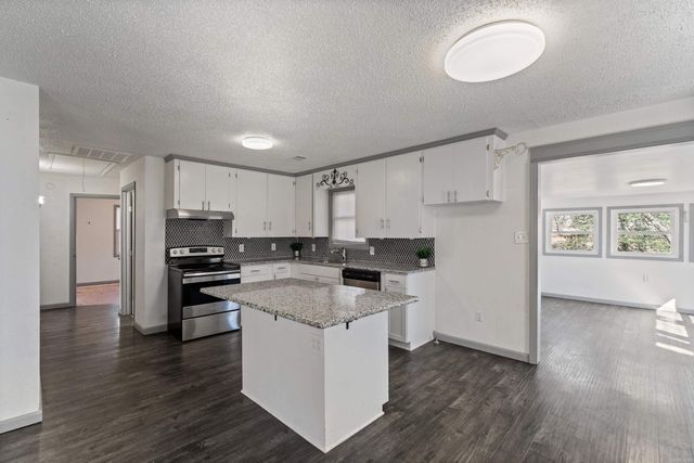 2200 Chatfield Road, Benton, AR 72015