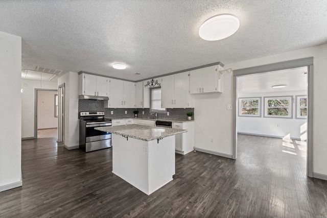 2200 Chatfield Road, Benton, AR 72015