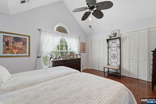 95 Osprey Court, Secaucus, NJ 07094