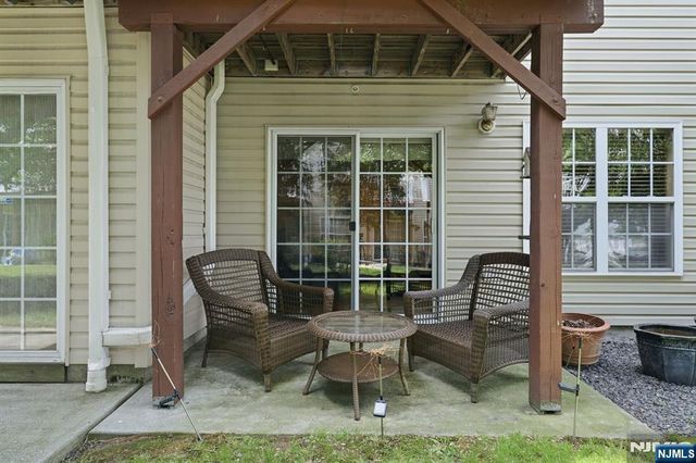 95 Osprey Court, Secaucus, NJ 07094