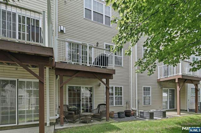95 Osprey Court, Secaucus, NJ 07094