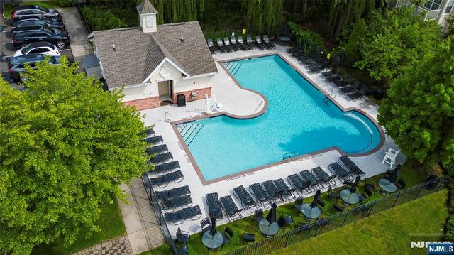 95 Osprey Court, Secaucus, NJ 07094
