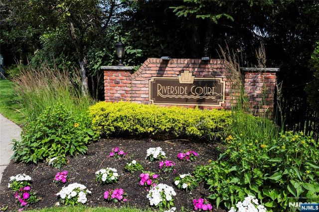 95 Osprey Court, Secaucus, NJ 07094