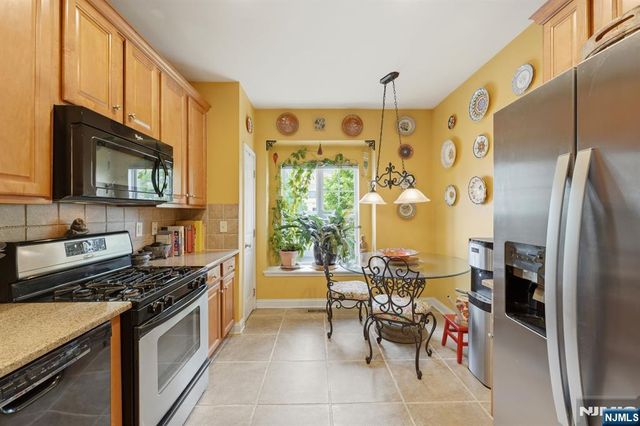 95 Osprey Court, Secaucus, NJ 07094