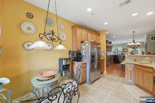 95 Osprey Court, Secaucus, NJ 07094