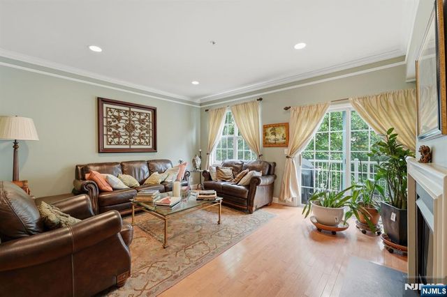 95 Osprey Court, Secaucus, NJ 07094