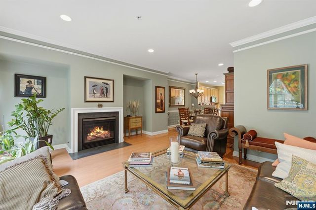 95 Osprey Court, Secaucus, NJ 07094