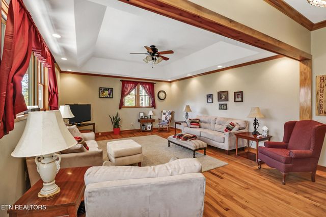 876 Crab Mountain Rd, Jamestown, TN 38556