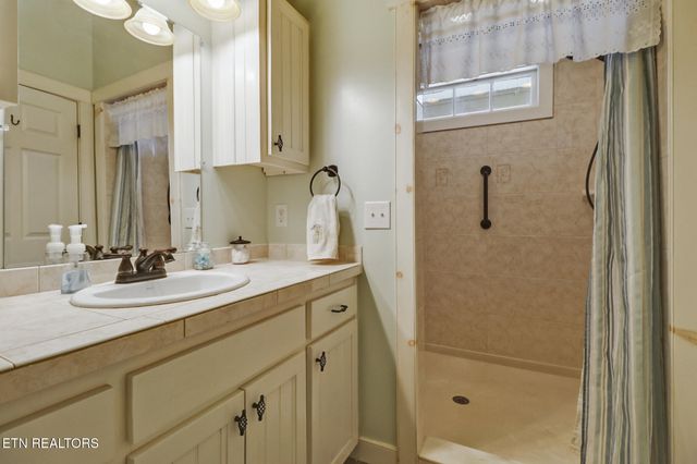 876 Crab Mountain Rd, Jamestown, TN 38556