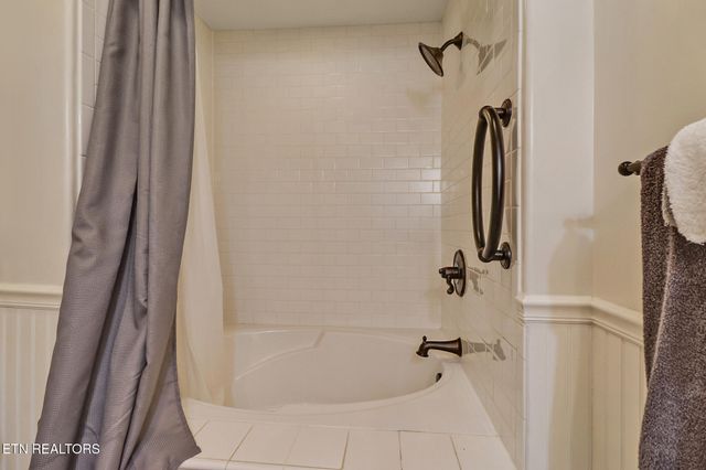 876 Crab Mountain Rd, Jamestown, TN 38556