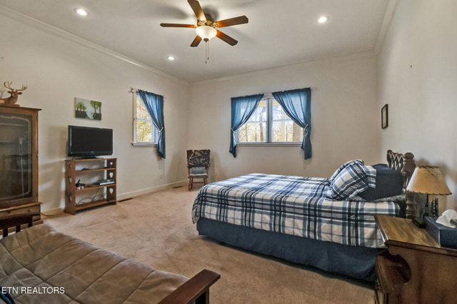 876 Crab Mountain Rd, Jamestown, TN 38556