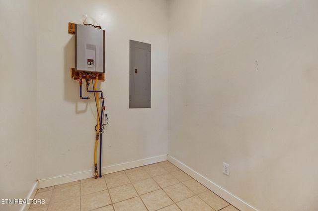 876 Crab Mountain Rd, Jamestown, TN 38556