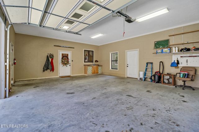 876 Crab Mountain Rd, Jamestown, TN 38556