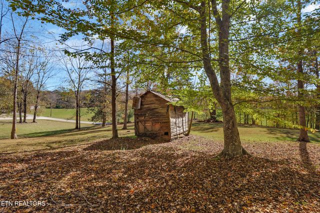 876 Crab Mountain Rd, Jamestown, TN 38556