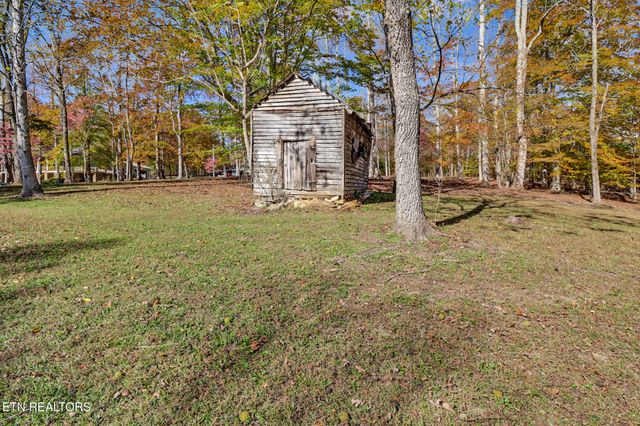 876 Crab Mountain Rd, Jamestown, TN 38556