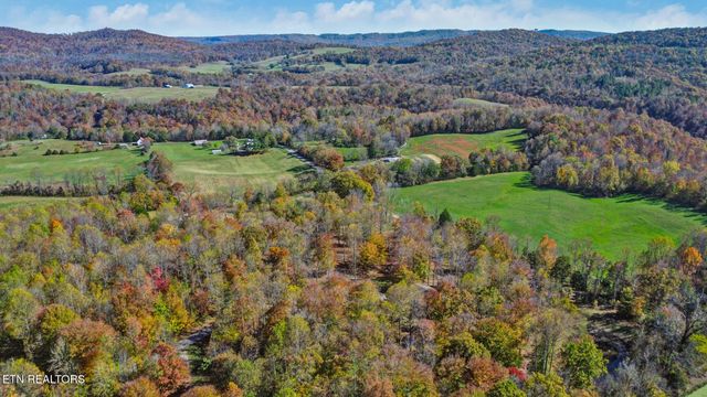 876 Crab Mountain Rd, Jamestown, TN 38556