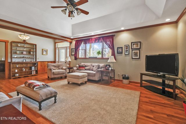 876 Crab Mountain Rd, Jamestown, TN 38556