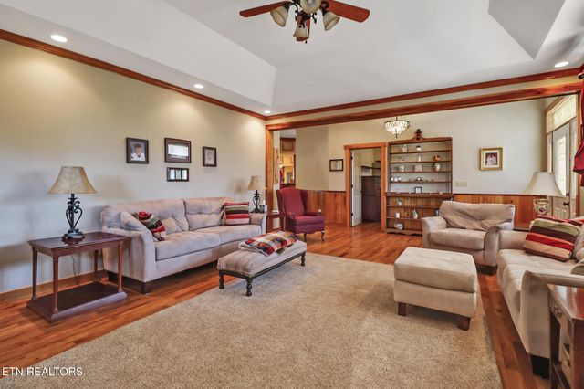 876 Crab Mountain Rd, Jamestown, TN 38556