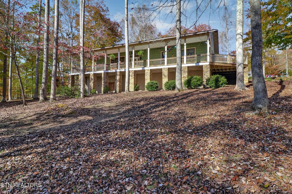 876 Crab Mountain Rd, Jamestown, TN 38556