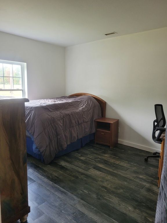 Image 19 of property listing at 10270 N Reynolds Lane, Mt Vernon, IL 62864