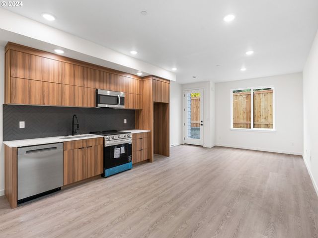 1316 Ne 46TH Ave 6, Portland, OR 97213