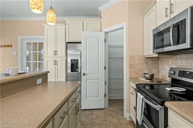 5905 Kenville Green Circle, Kernersville, NC 27284