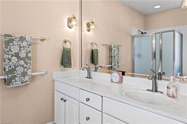 5905 Kenville Green Circle, Kernersville, NC 27284