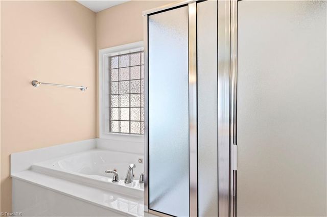 5905 Kenville Green Circle, Kernersville, NC 27284