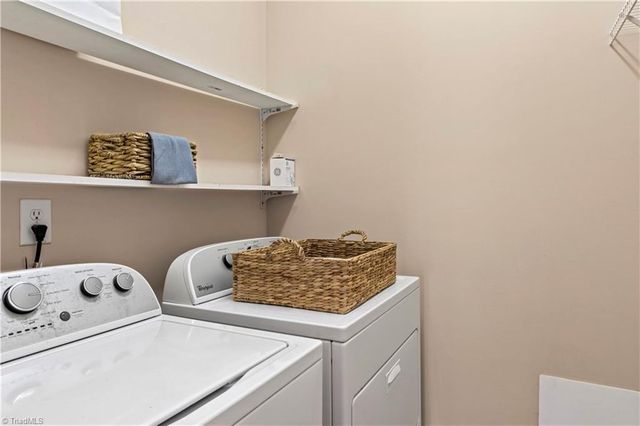 5905 Kenville Green Circle, Kernersville, NC 27284