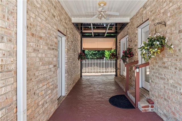 5905 Kenville Green Circle, Kernersville, NC 27284