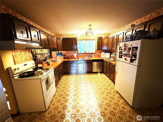 41 Hoquiam Wishkah Road, Hoquiam, WA 98550