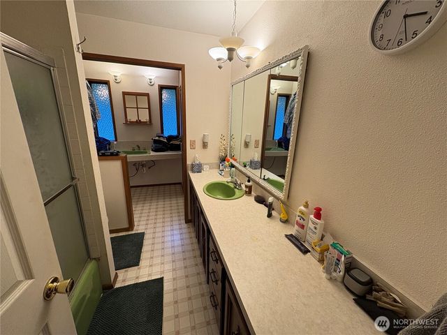 41 Hoquiam Wishkah Road, Hoquiam, WA 98550