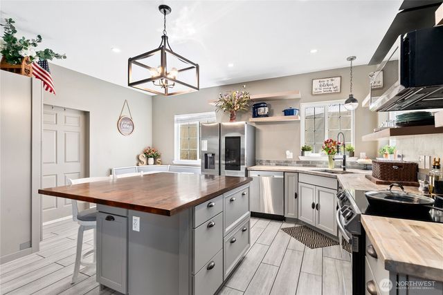 35616 94th Avenue S, Mckenna, WA 98558