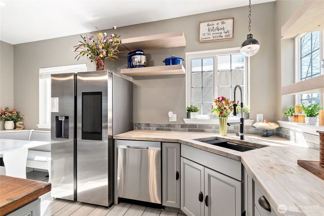 35616 94th Avenue S, Mckenna, WA 98558