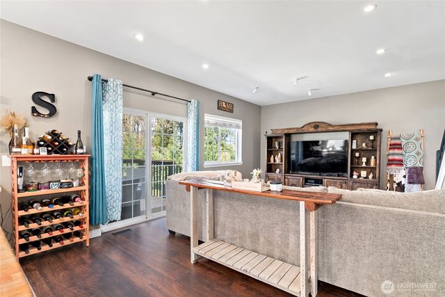 35616 94th Avenue S, Mckenna, WA 98558