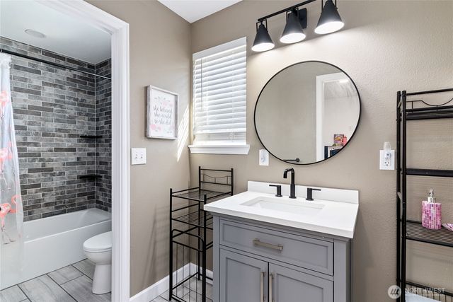 35616 94th Avenue S, Mckenna, WA 98558