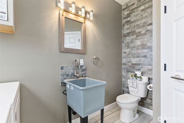 35616 94th Avenue S, Mckenna, WA 98558