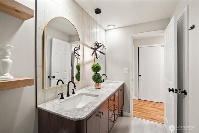 14072 117th Avenue NE, Kirkland, WA 98034