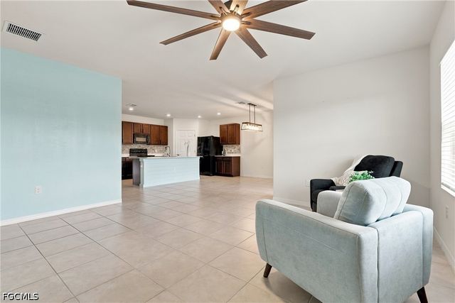 2717 Foralesca CT, Cape Coral, FL 33909