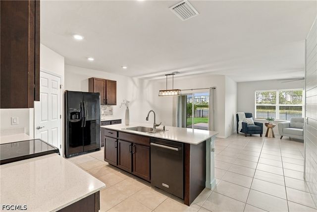 2717 Foralesca CT, Cape Coral, FL 33909