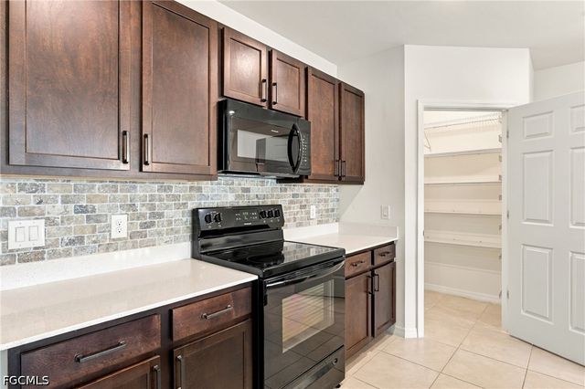2717 Foralesca CT, Cape Coral, FL 33909