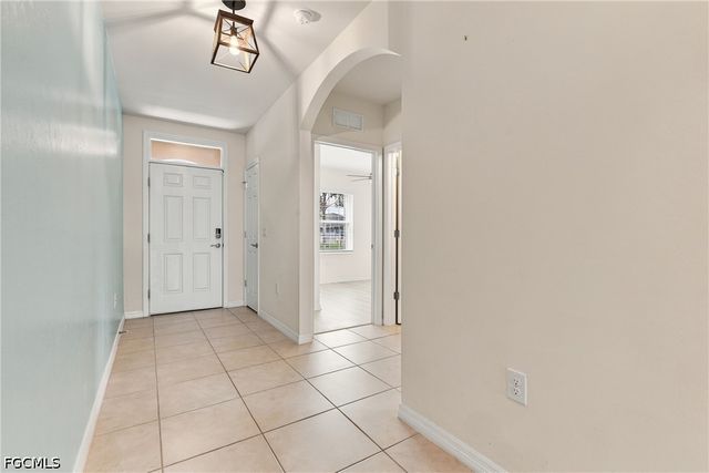 2717 Foralesca CT, Cape Coral, FL 33909