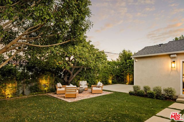 7316 El Manor Avenue, Los Angeles, CA 90045