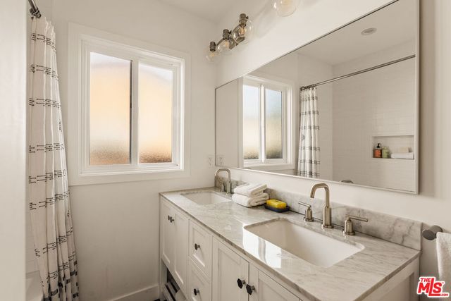 7316 El Manor Avenue, Los Angeles, CA 90045