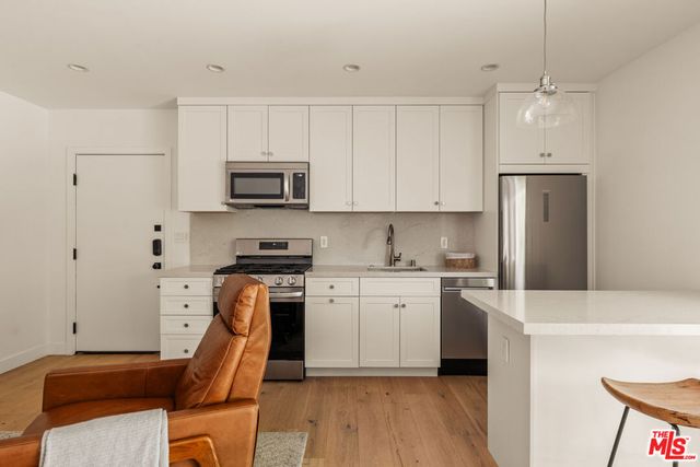 7316 El Manor Avenue, Los Angeles, CA 90045