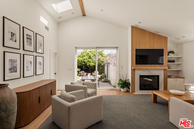 7316 El Manor Avenue, Los Angeles, CA 90045